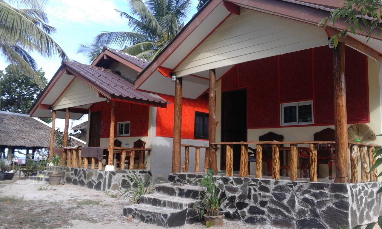 Relax Beach House Hotel Koh Lanta Exterior photo