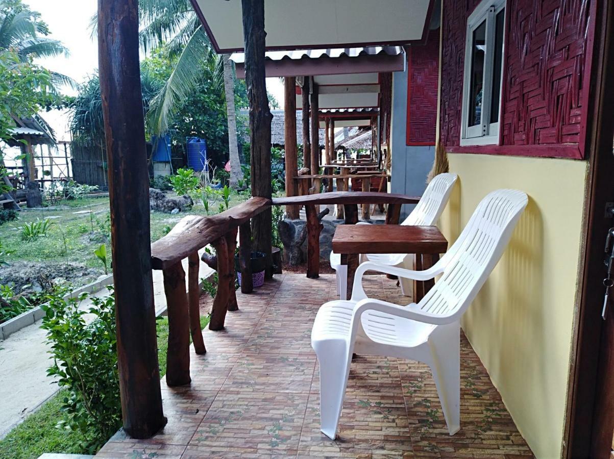 Relax Beach House Hotel Koh Lanta Exterior photo